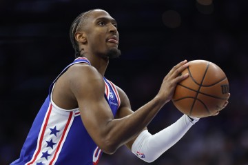 168体育官网登陆入口-正负值+11最高！马克西半场9中4拿到14分3助 三分6中2