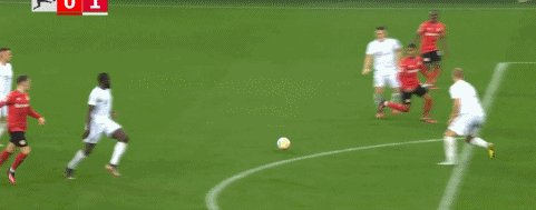 1679260405273010721.gif 药厂点球1.gif